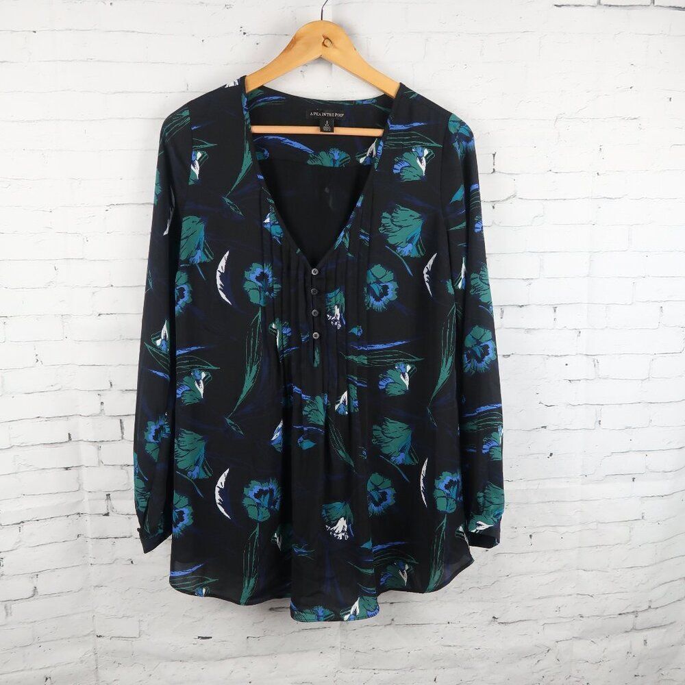 A PEA IN THE POD BLACK WITH GREEN BLUE & WHITE FLORAL DESIGN LONG SLEEVE TOP
